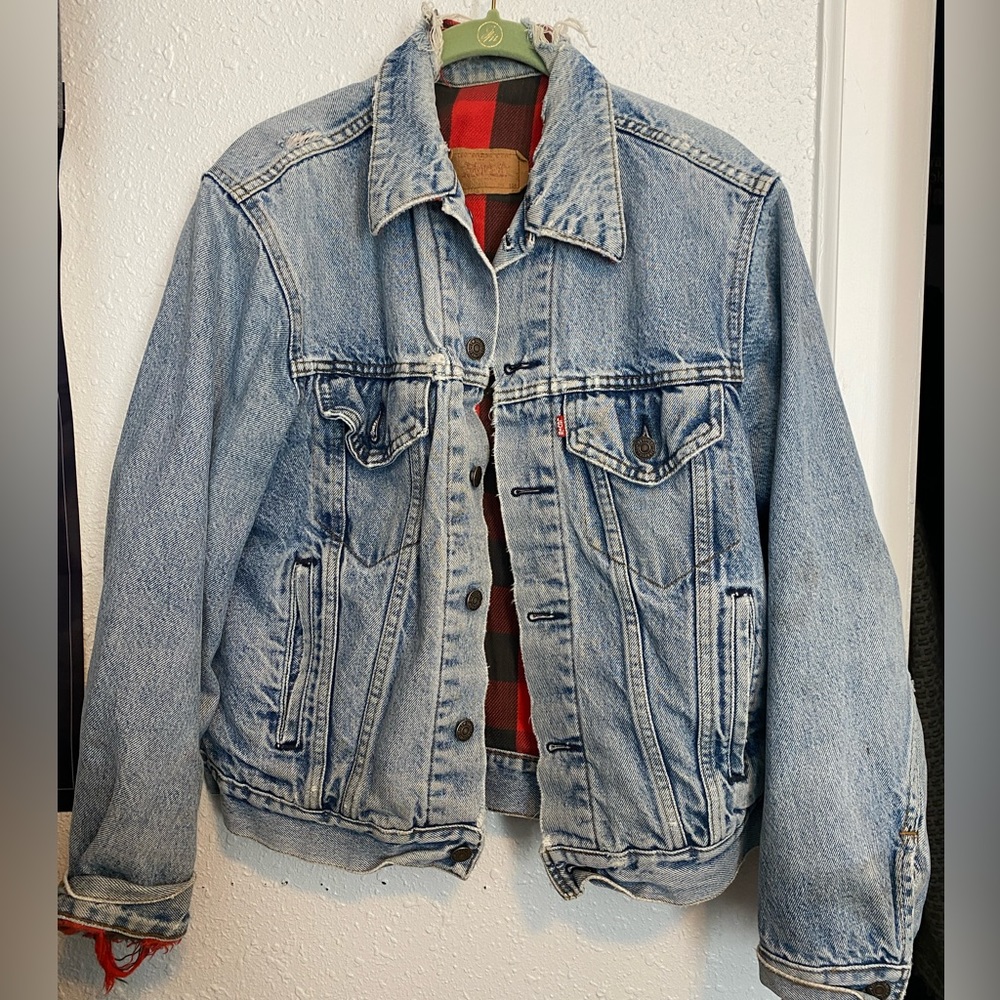 authentic vintage levi’s lined denim jacket